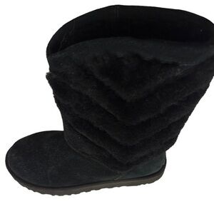 UGG Tania Black Suede Sheepskin Cuff Chevron Twinface UGG Boots Short Size 8